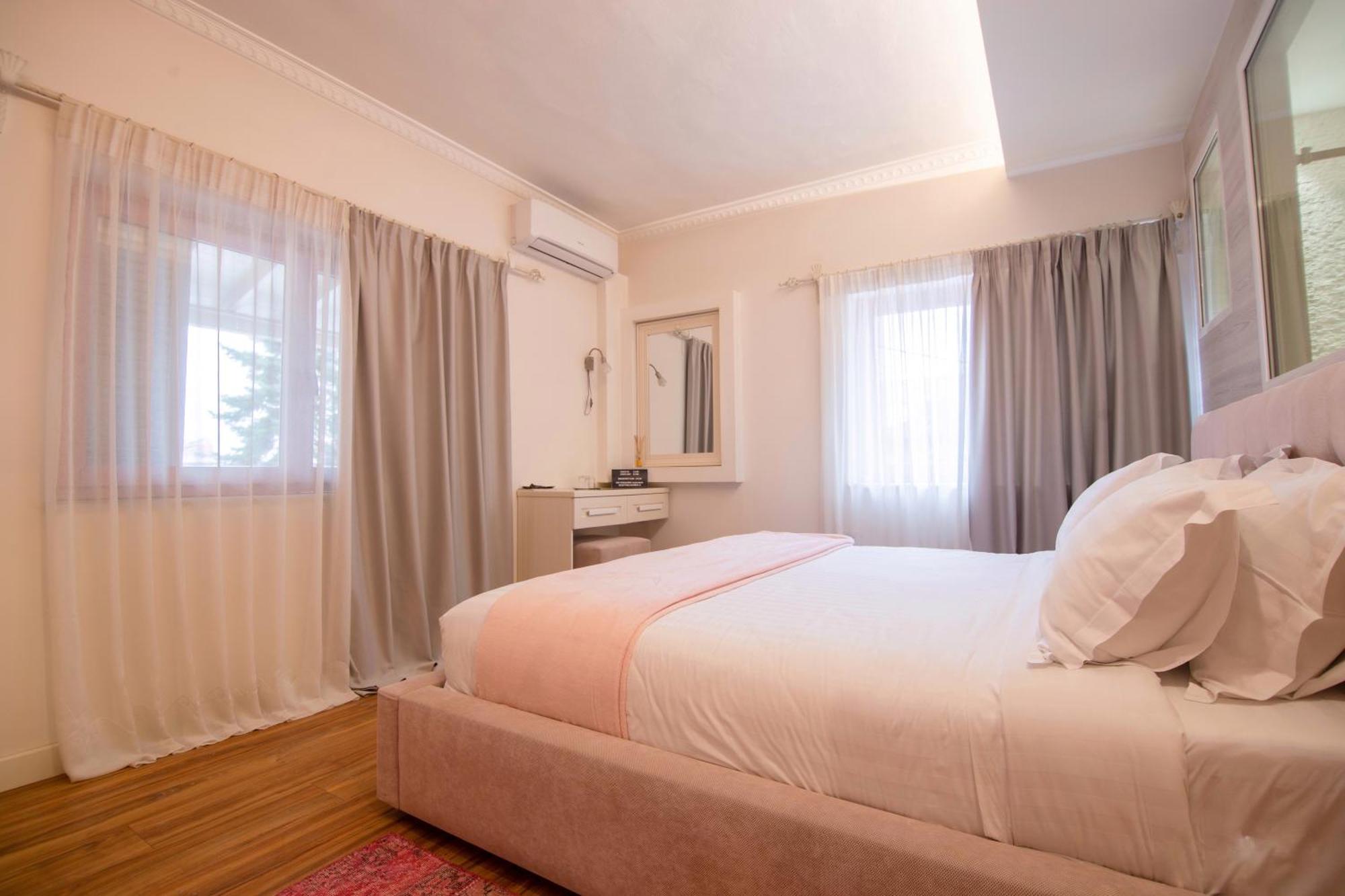 קורצ'ה Meri Boutique Hotel חדר תמונה